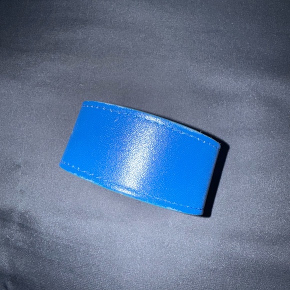 CC Skye Blue Chunky Leather Bracelet - Picture 3 of 4